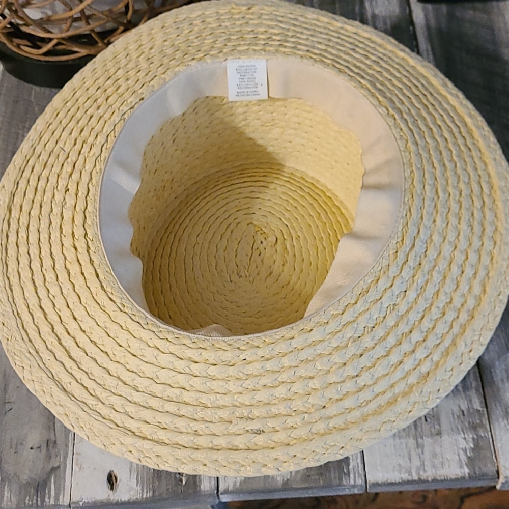 SUMMER CREME AND BLACK HAT.BO HO CHIC - Picture 5 of 16